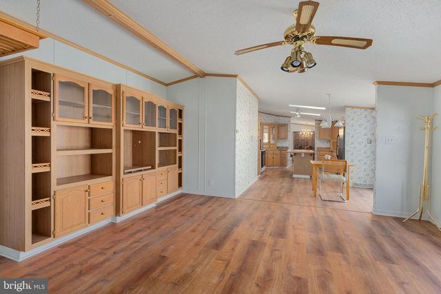 183 GREENBRIAR DR S, Bath, PA 18014