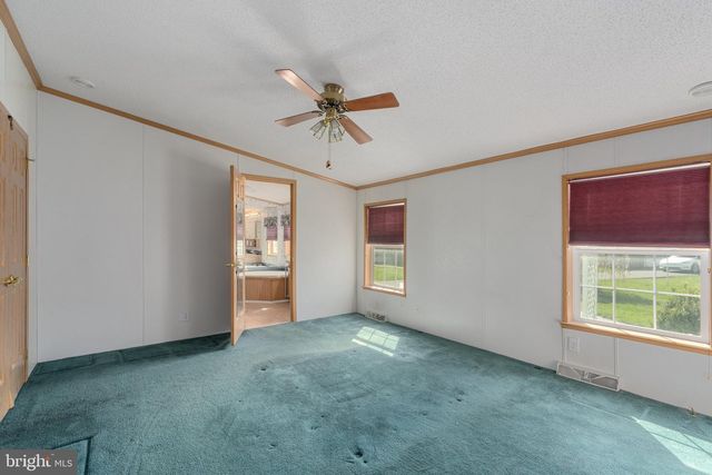 183 GREENBRIAR DR S, Bath, PA 18014