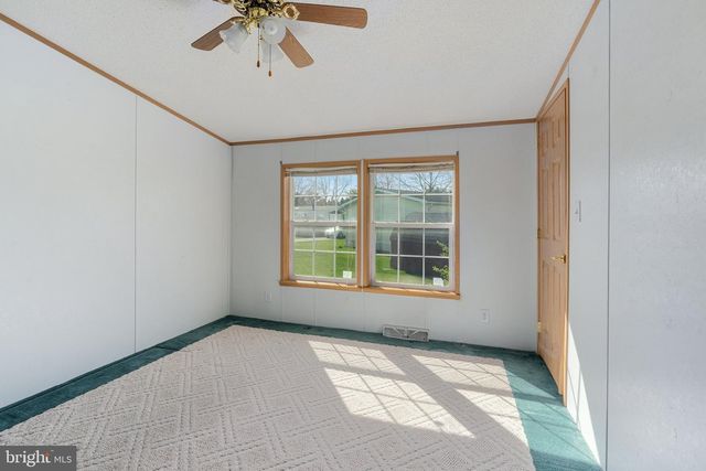 183 GREENBRIAR DR S, Bath, PA 18014