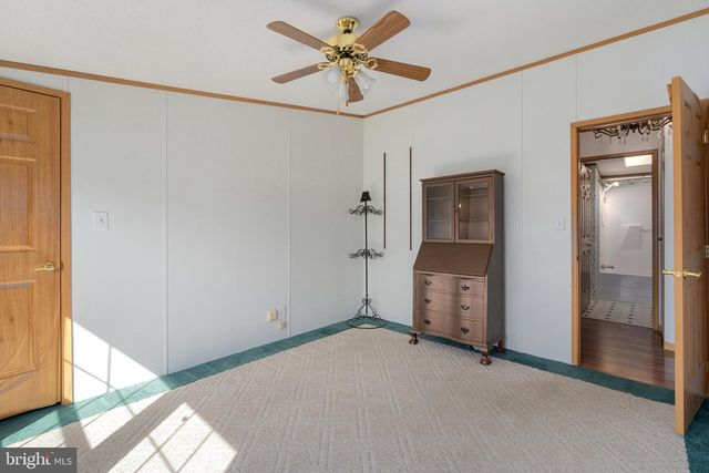 183 GREENBRIAR DR S, Bath, PA 18014