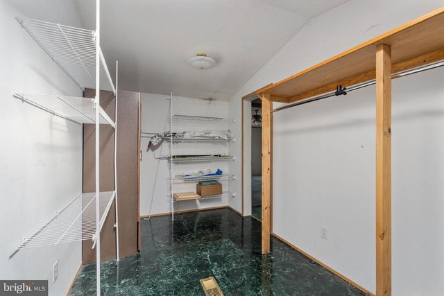 183 GREENBRIAR DR S, Bath, PA 18014