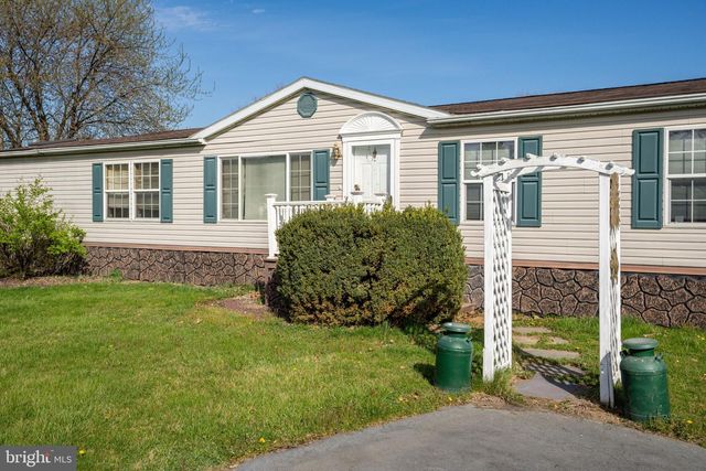 183 GREENBRIAR DR S, Bath, PA 18014