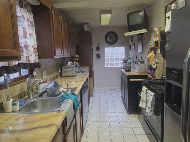 2711 S Mason Ter, Wichita, KS 67216