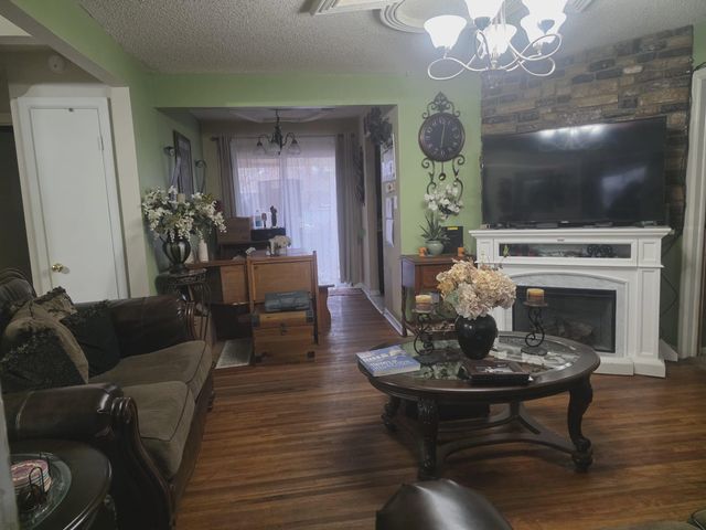 2711 S Mason Ter, Wichita, KS 67216