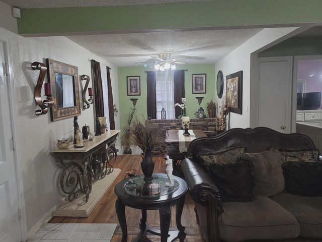 2711 S Mason Ter, Wichita, KS 67216