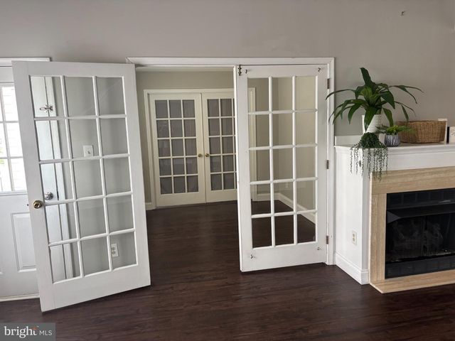 1002 SQUIRREL RD, Marlton, NJ 08053