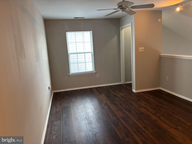 1002 SQUIRREL RD, Marlton, NJ 08053