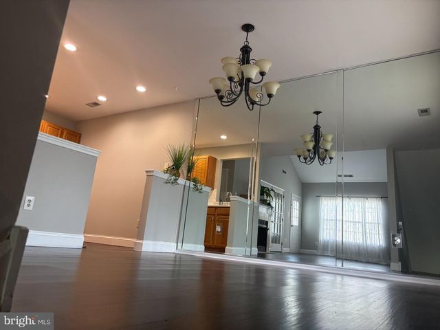 1002 SQUIRREL RD, Marlton, NJ 08053