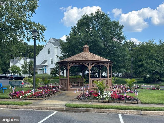 1002 SQUIRREL RD, Marlton, NJ 08053