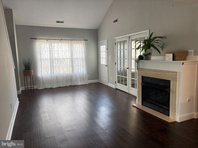 1002 SQUIRREL RD, Marlton, NJ 08053