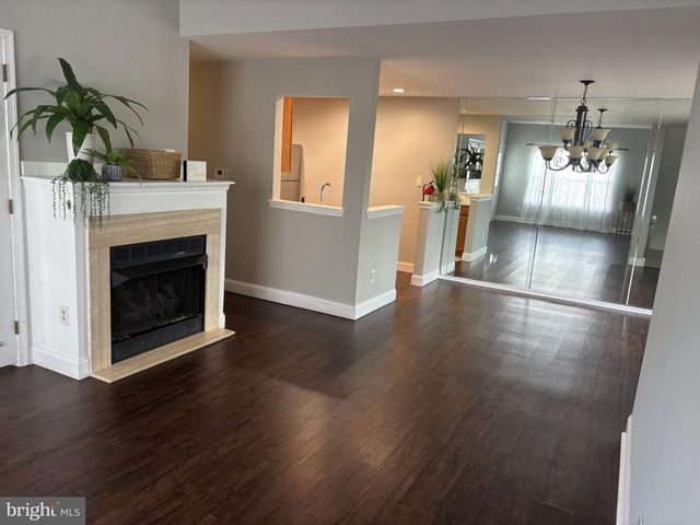 1002 SQUIRREL RD, Marlton, NJ 08053