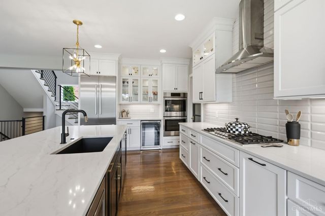 9932 Zig Zag Road, Montgomery, OH 45242