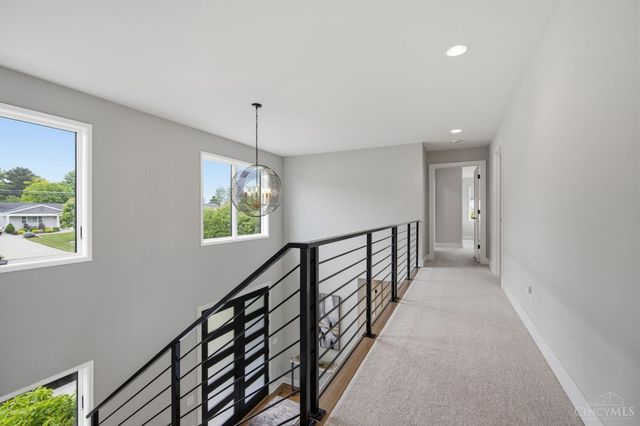 9932 Zig Zag Road, Montgomery, OH 45242