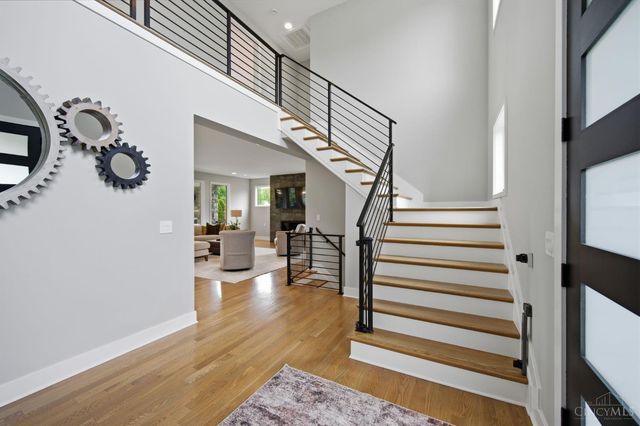 9932 Zig Zag Road, Montgomery, OH 45242