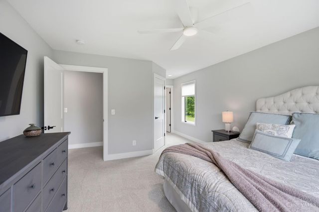 9932 Zig Zag Road, Montgomery, OH 45242
