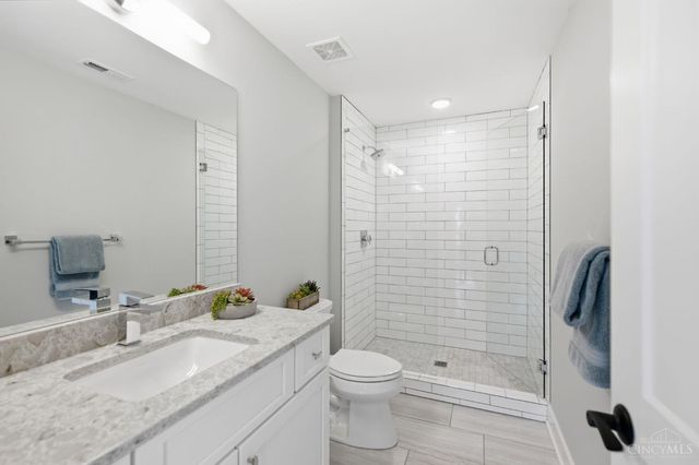 9932 Zig Zag Road, Montgomery, OH 45242