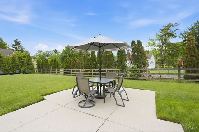 9932 Zig Zag Road, Montgomery, OH 45242