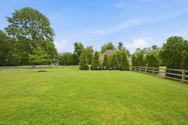 9932 Zig Zag Road, Montgomery, OH 45242