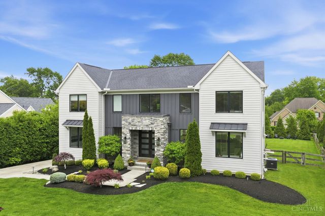 9932 Zig Zag Road, Montgomery, OH 45242