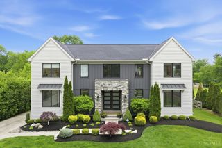 9932 Zig Zag Road, Montgomery, OH 45242