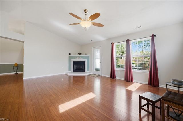 1008 Hawthorne Farm TER, Virginia Beach, VA 23454