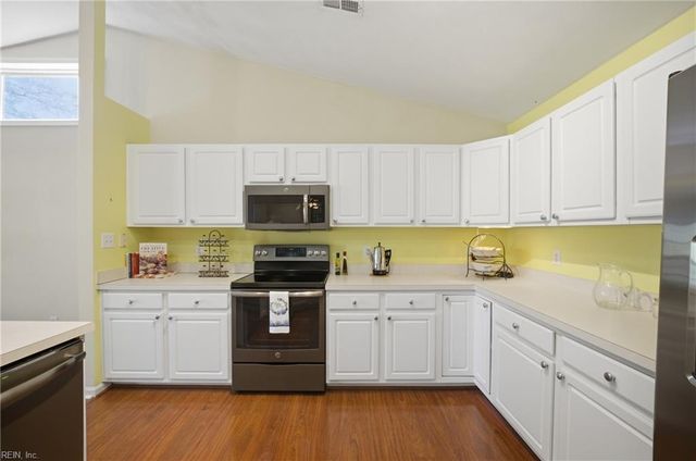 1008 Hawthorne Farm TER, Virginia Beach, VA 23454