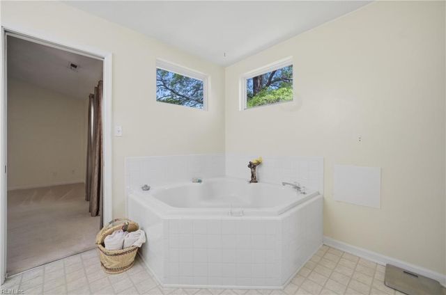 1008 Hawthorne Farm TER, Virginia Beach, VA 23454