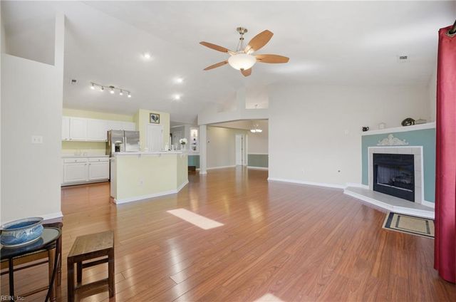 1008 Hawthorne Farm TER, Virginia Beach, VA 23454