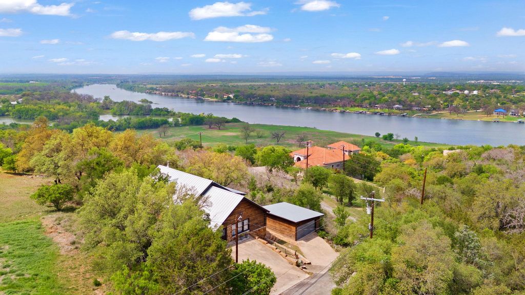 210 Circle RD, Marble Falls, TX 78657