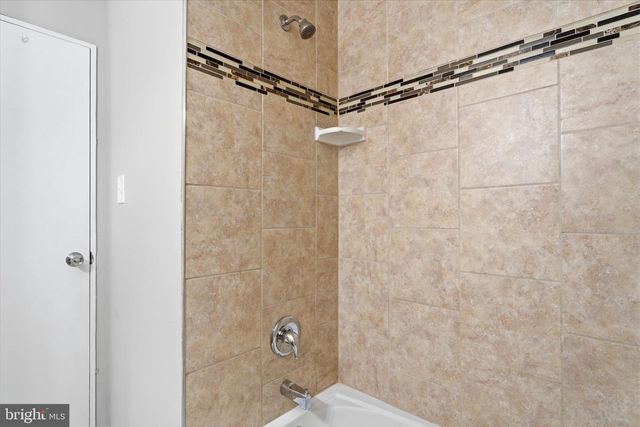 820 AUBURN RD, Fairless Hills, PA 19030