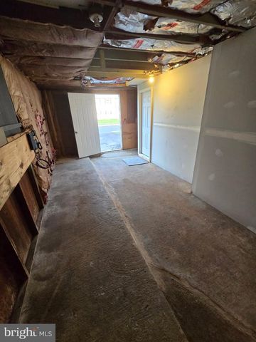 820 AUBURN RD, Fairless Hills, PA 19030