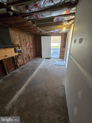 820 AUBURN RD, Fairless Hills, PA 19030