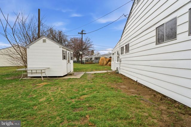 820 AUBURN RD, Fairless Hills, PA 19030