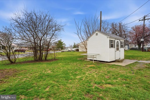 820 AUBURN RD, Fairless Hills, PA 19030