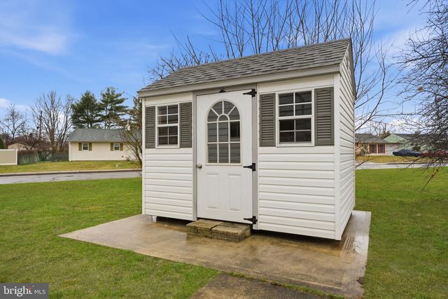 820 AUBURN RD, Fairless Hills, PA 19030