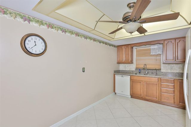 1513 LELAND DRIVE 80, Sun City Center, FL 33573