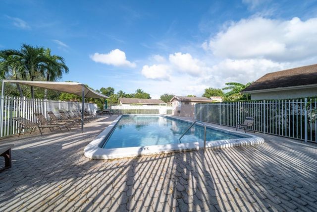 2259 Nova Village Drive, Davie, FL 33317