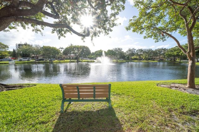 2259 Nova Village Drive, Davie, FL 33317