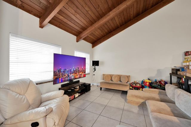 2259 Nova Village Drive, Davie, FL 33317