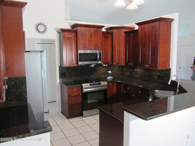 1422 Kaslo Circle NW, Palm Bay, FL 32907