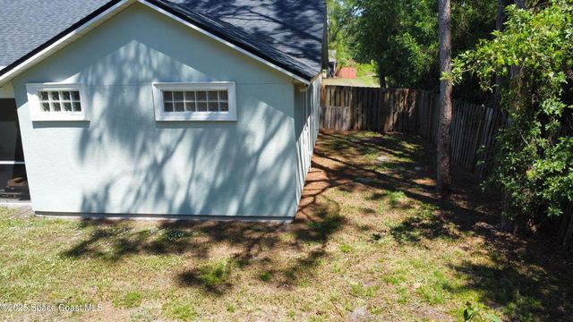 1422 Kaslo Circle NW, Palm Bay, FL 32907