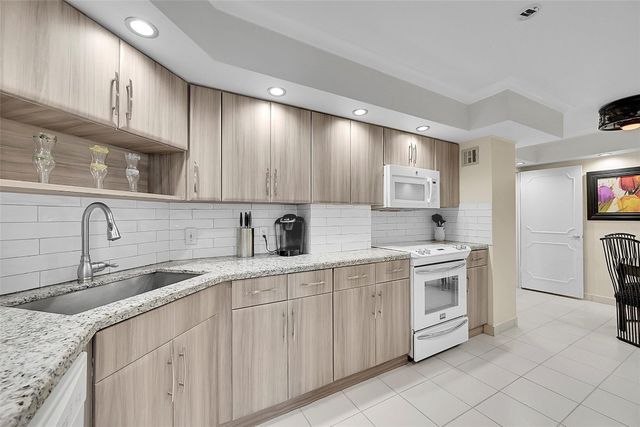 111 N Pompano Beach Boulevard PH3, Pompano Beach, FL 33062