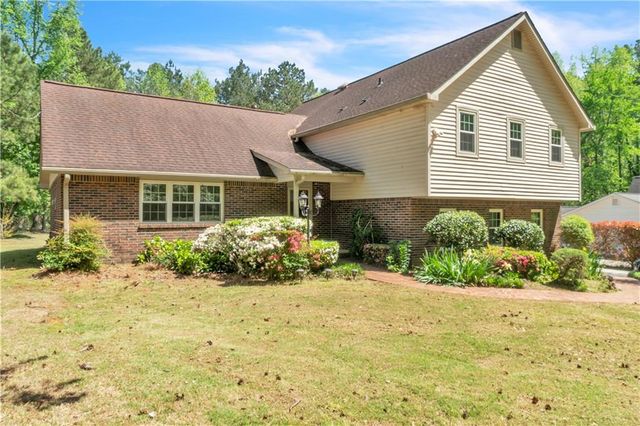 9082 Chestnut Lake Drive, Jonesboro, GA 30236
