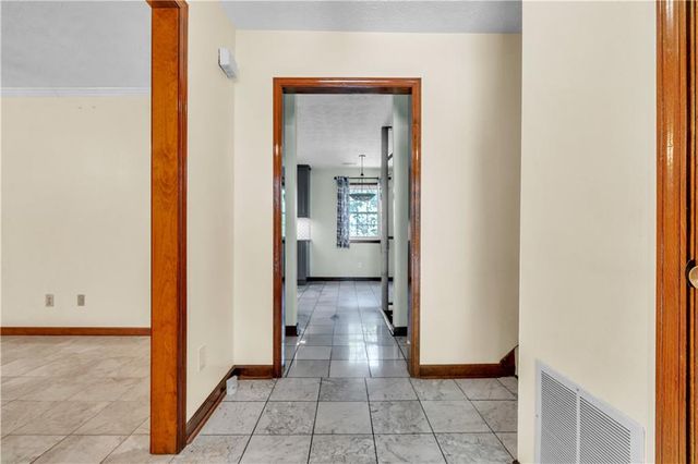 9082 Chestnut Lake Drive, Jonesboro, GA 30236