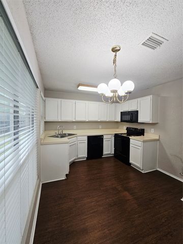 3921 Huckleberry Drive, Fort Worth, TX 76137