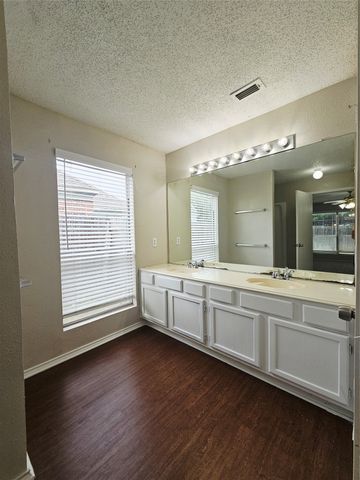 3921 Huckleberry Drive, Fort Worth, TX 76137