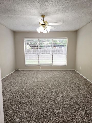 3921 Huckleberry Drive, Fort Worth, TX 76137