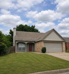 3921 Huckleberry Drive, Fort Worth, TX 76137