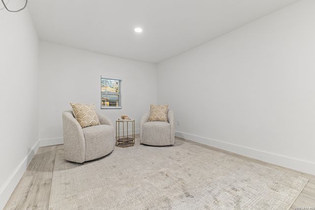 937 Anderson, Seguin, TX 78155