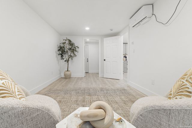 937 Anderson, Seguin, TX 78155